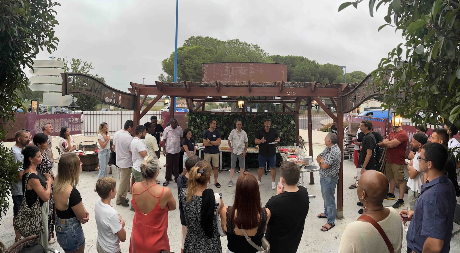 Photo de groupe lors de la réunion de pré-rentrée du club Judo Albères Illibéris à Argelès 2025