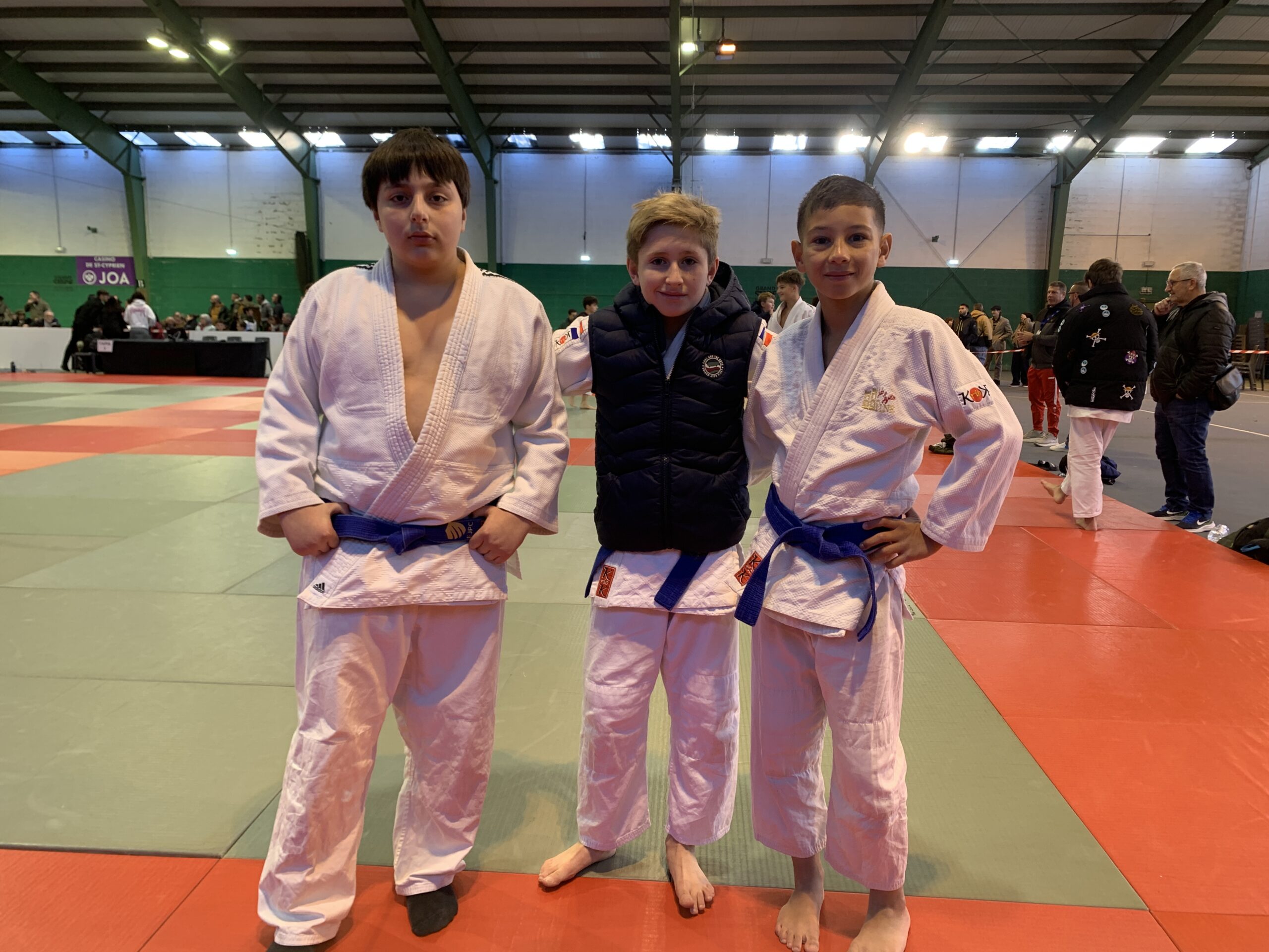 Judokas minimes du JUDO Albères Illibéris avant leurs combats à la Coupe Départementale.