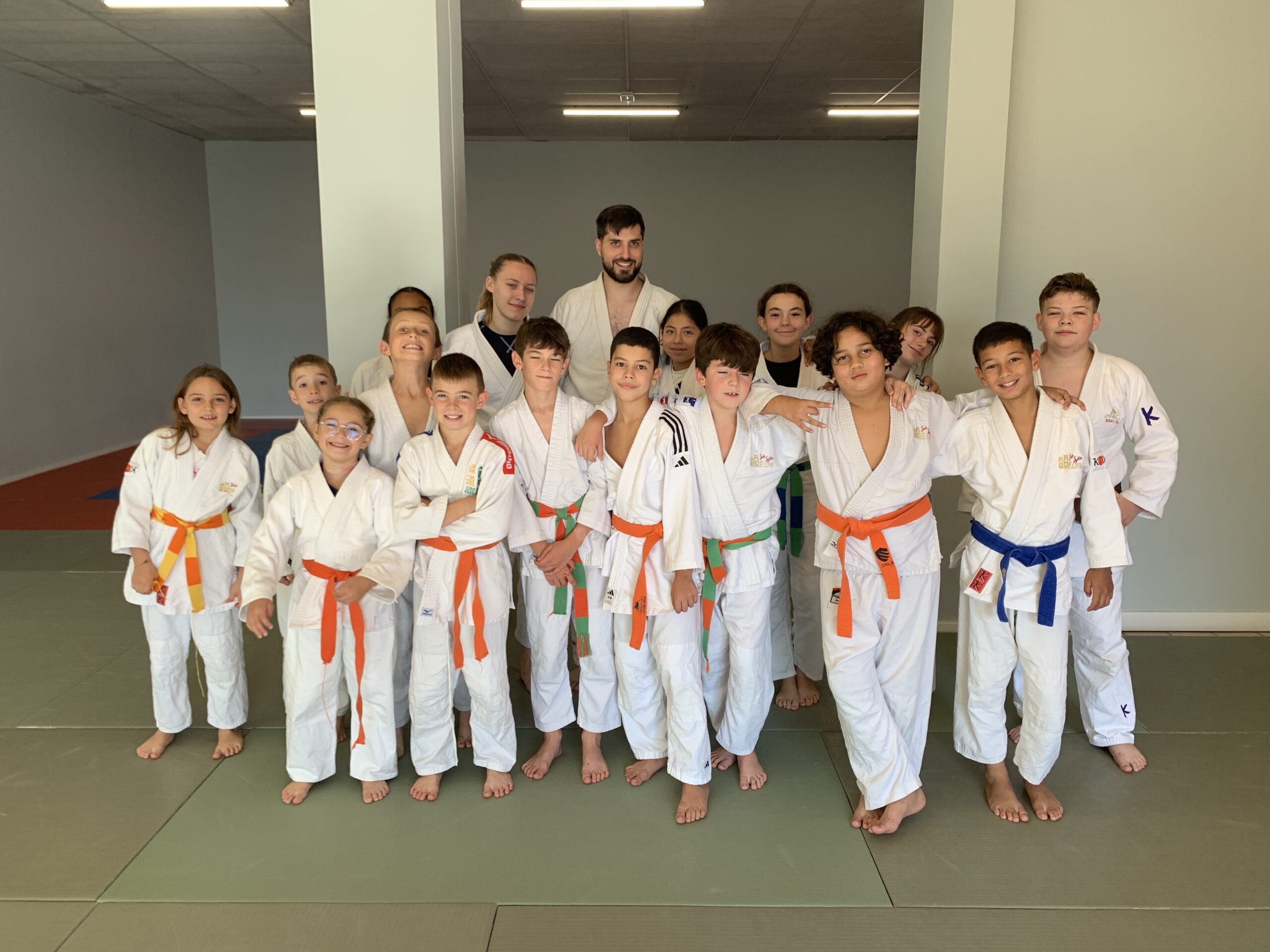Groupe de judokas du JUDO Albères Illibéris pendant le stage de Toussaint