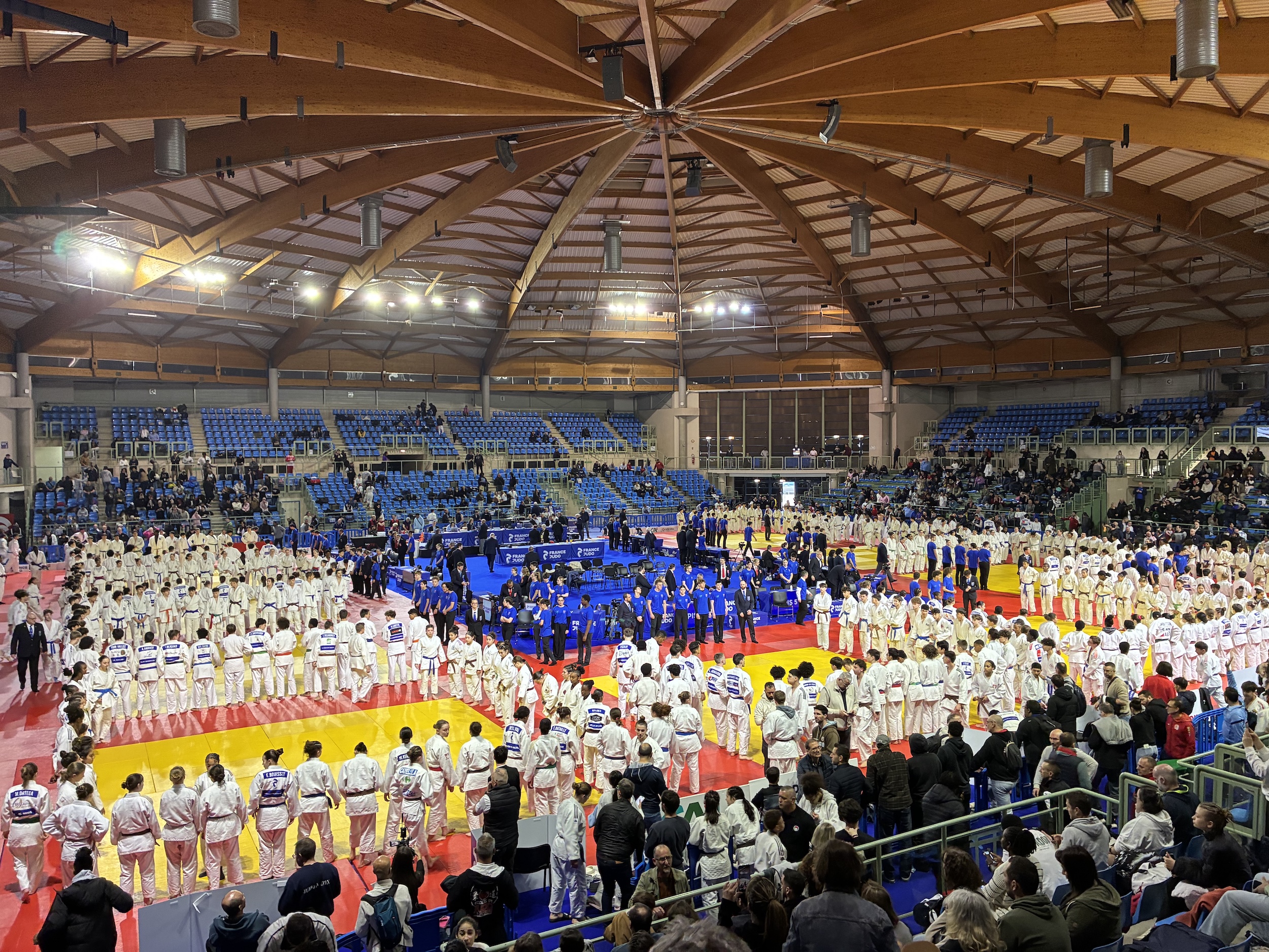 Vue d’ensemble de la Coupe de France Minimes de judo à Villebon-sur-Yvette