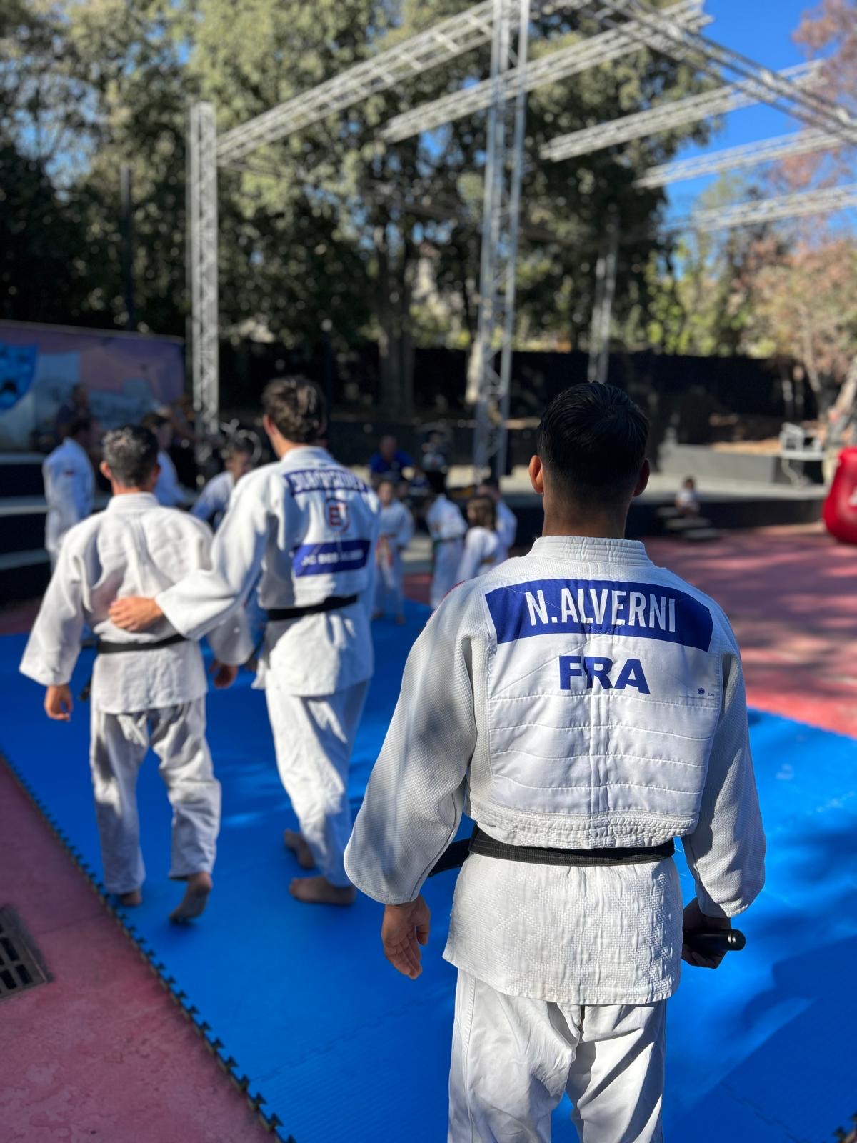 Nicolas Alverni encadre la démonstration de judo à Saint-André